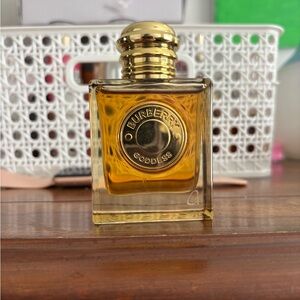 Burberry goddess instene 50ml 95% full